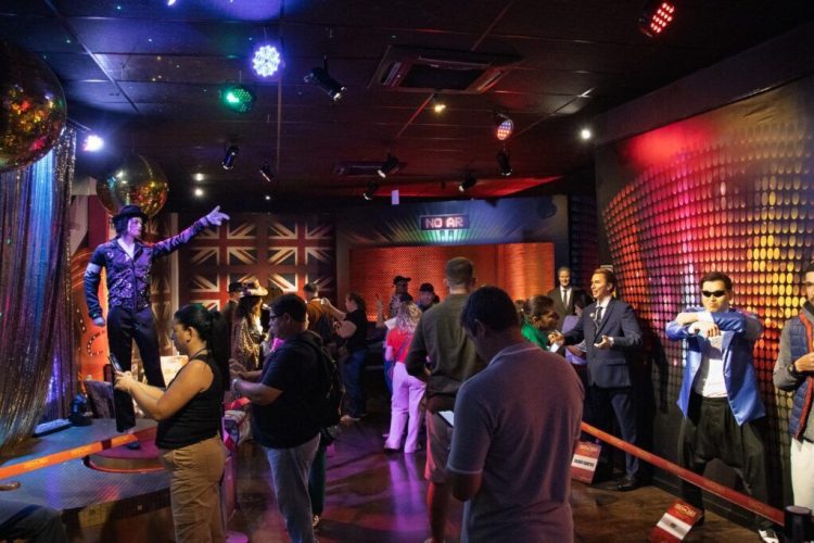 Dreamland Museu de Cera ganha estátua do apresentador Ratinho