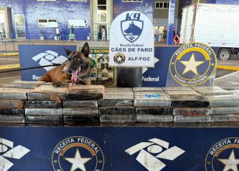 Receita Federal encontra 85 kg de cocaína em van com fundo falso na Ponte da Amizade