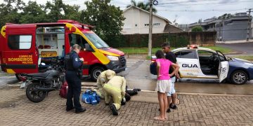 Motociclista sofre queda na Avenida Tancredo Neves