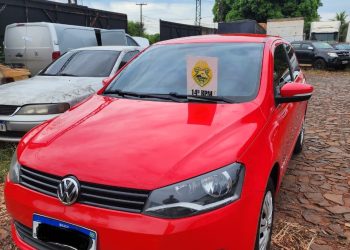 Polícia Militar recupera carro roubado no bairro Jardim Guarapuava