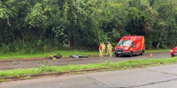 Motociclista morre em grave acidente na Avenida Beira Rio