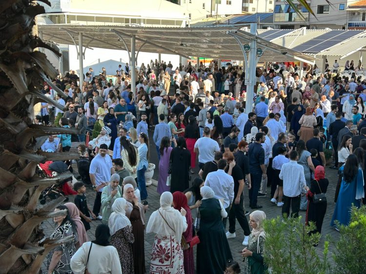 Fim do Ramadã reúne 1,5 mil pessoas em celebração na mesquita de Foz do Iguaçu