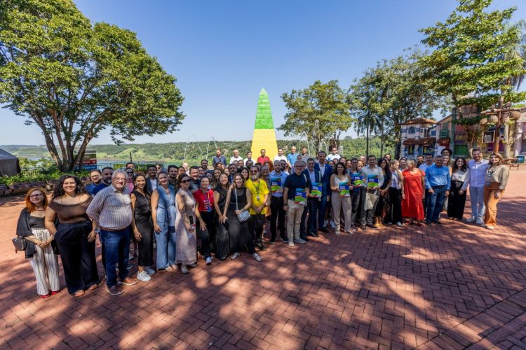 Foz do Iguaçu lidera estratégia internacional do Paraná para atrair turistas estrangeiros