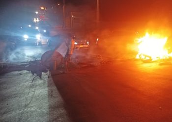 Moradores protestam contra mudanças no trânsito na BR-277