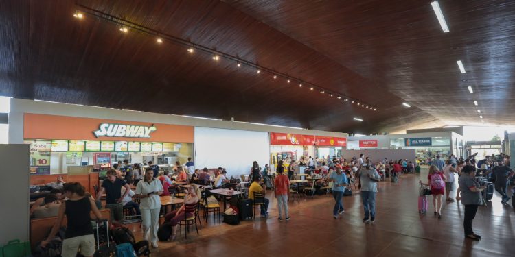 Rodoviária de Foz do Iguaçu registra avanços e amplia serviços em 10 anos de concessão