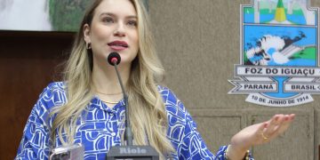 Vereadora Yasmin Hachem anuncia saída do PV e filiação ao PT