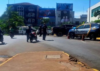 Fiscalização reforçada na Ponte da Amizade mira veículos estrangeiros irregulares