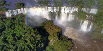 Cataratas do Iguaçu colocam Paraná entre os parques mais populares do mundo