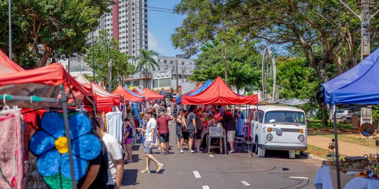 Feirinha da JK faz edição de Páscoa com diversão para toda a família