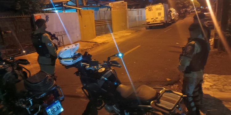 Homem suspeito de roubo é morto após confronto com a PM no bairro Três Lagoas