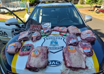Furto de carnes em supermercados termina com casal preso pela Guarda Municipal