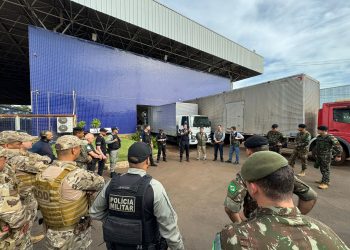 Receita Federal apreende R$ 1,8 milhão em eletrônicos escondidos em caminhão durante treinamento na fronteira