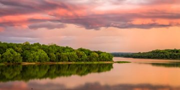 Itaipu e municípios lindeiros avançam em plano estratégico para turismo náutico no Lago de Itaipu
