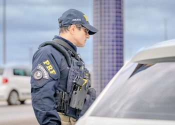 PRF reforça fiscalização nas rodovias no primeiro dia da Operação Semana Santa 2026