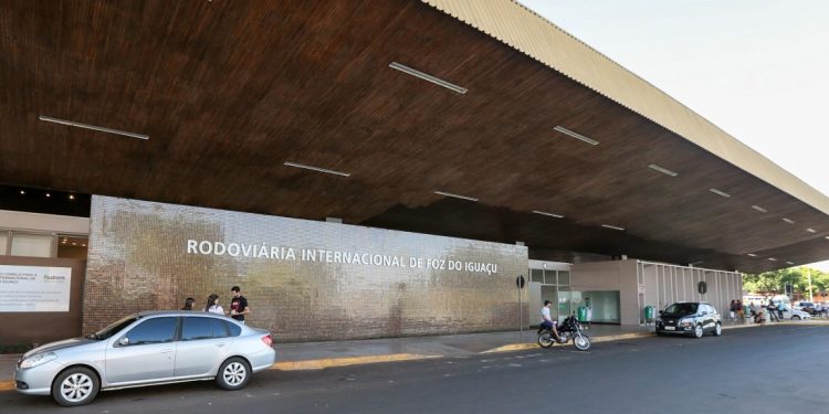 Rodoviária de Foz registra alta acima da média no movimento de Páscoa